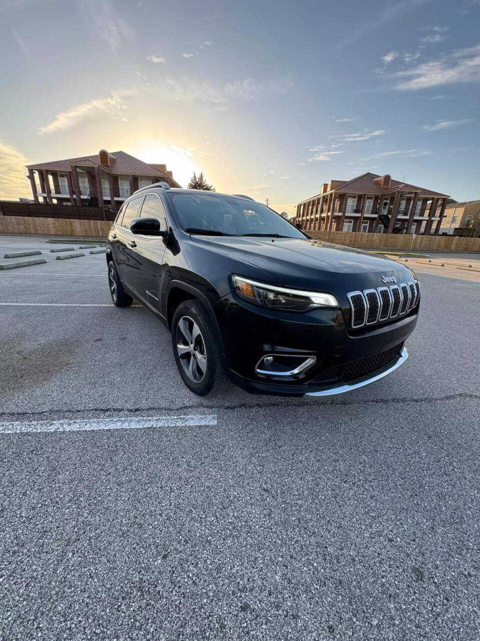 2020 Jeep Cherokee for sale at MOTOR VILLAGE LLC in Houston, TX