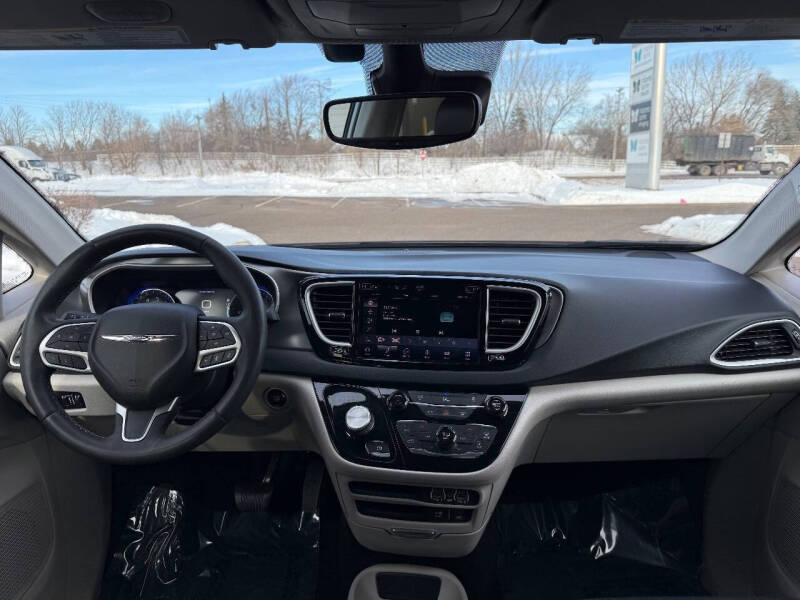 2022 Chrysler Pacifica Touring L