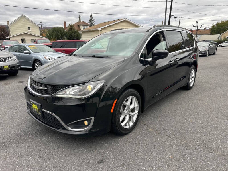 2017 Chrysler Pacifica Touring Plus