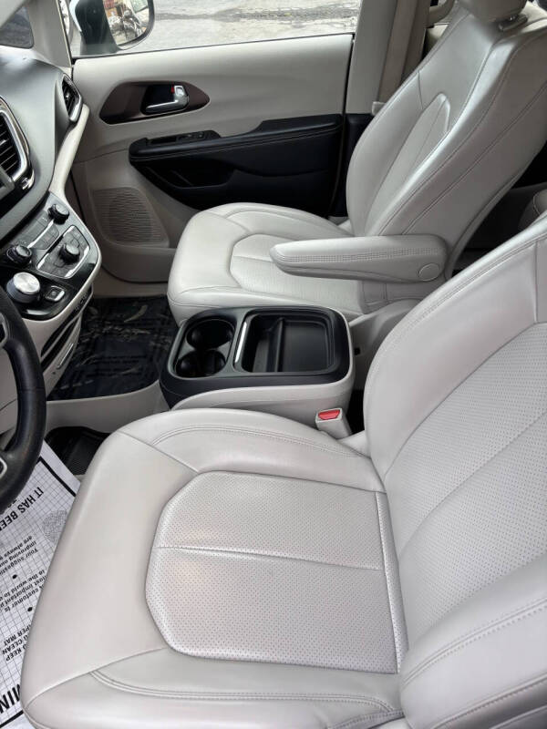 2021 Chrysler Voyager LXi