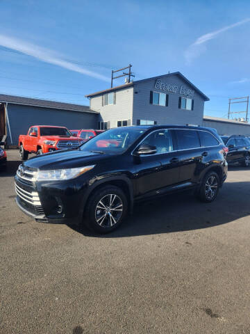 2017 Toyota Highlander for sale at Brown Boys in Yakima WA