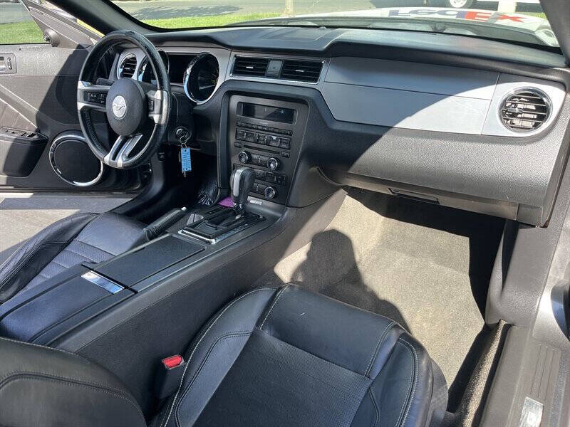 2014 Ford Mustang V6