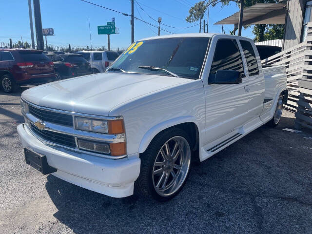 1993 Chevrolet GMT400's photo