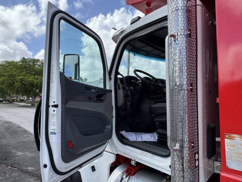 2017 Peterbilt 567