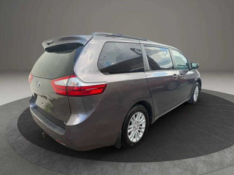 2017 Toyota Sienna