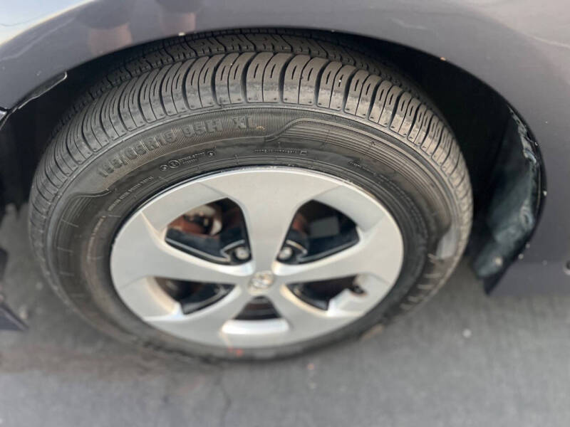 2012 Toyota Prius Two