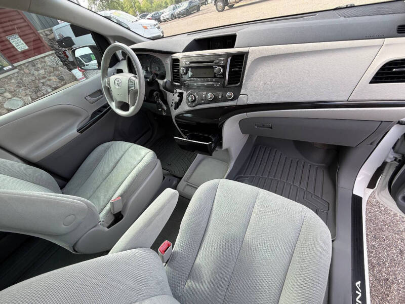 2011 Toyota Sienna Base 7-Passenger