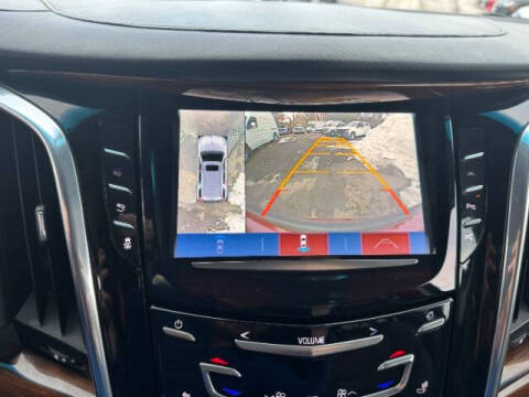 2017 Cadillac Escalade Luxury