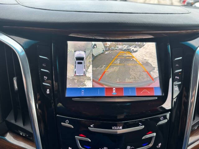 2017 Cadillac Escalade Luxury