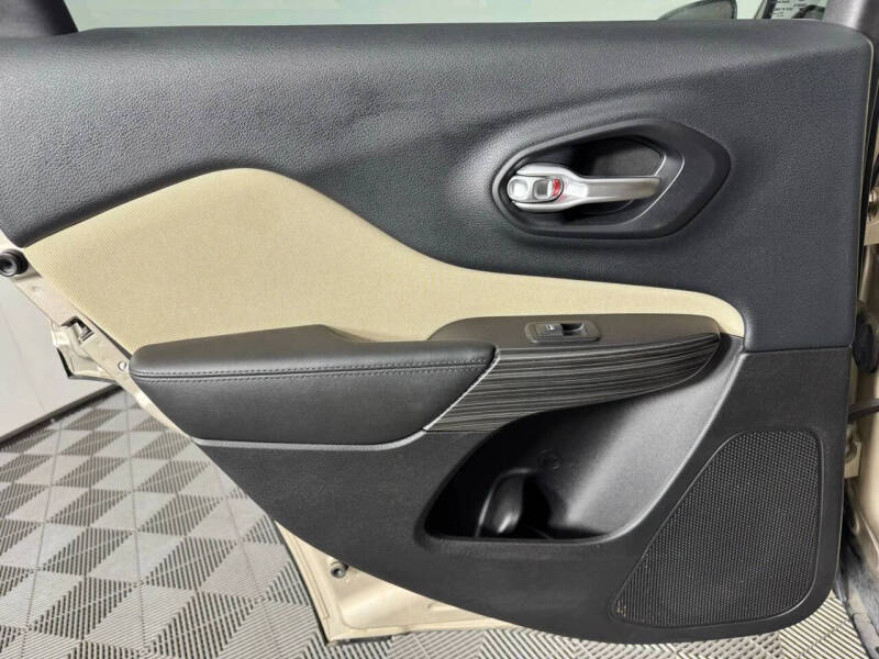 2015 Jeep Cherokee Sport