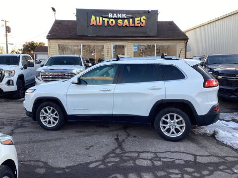 2016 Jeep Cherokee for sale at BANK AUTO SALES in Wayne MI