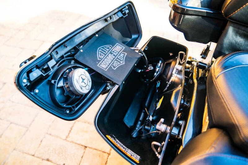 2018 Harley-Davidson FLTRXSE CVO Road Glide