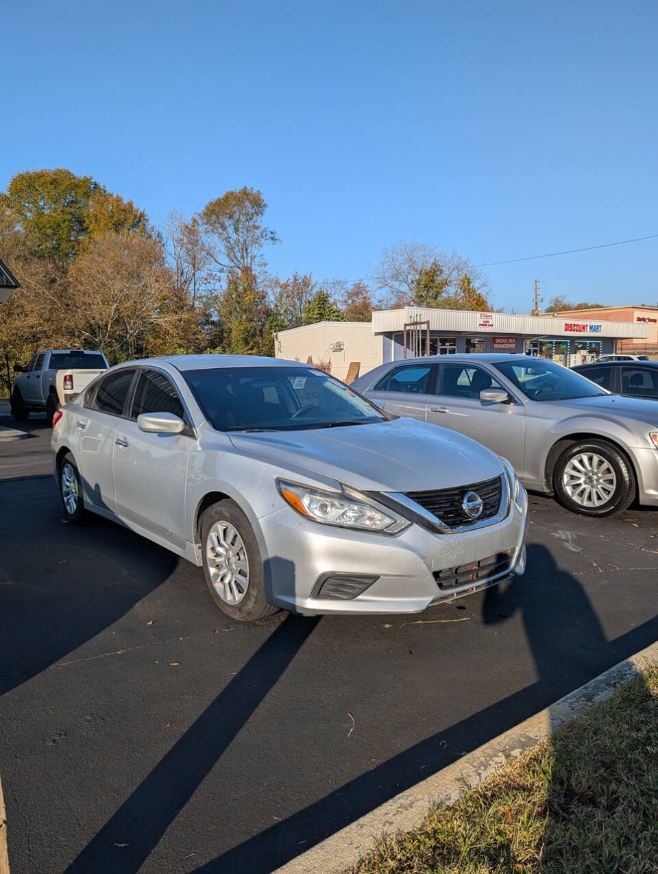 2017 Nissan Altima for sale at BARRETT & SONS in Milledgeville, GA