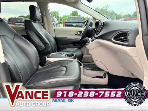 2023 Chrysler Pacifica Touring L