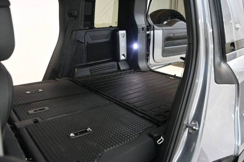 2023 Land Rover Defender 110 X-Dynamic SE