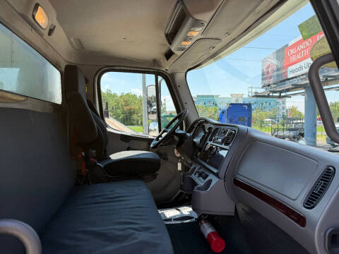 2017 Freightliner M2 106