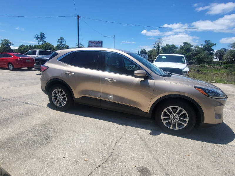 2020 Ford Escape SE