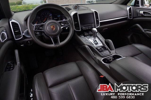 2017 Porsche Cayenne Platinum Edition