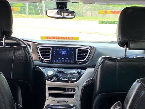 2017 Chrysler Pacifica Touring Plus