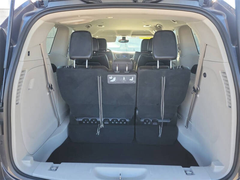 2020 Chrysler Voyager LXi