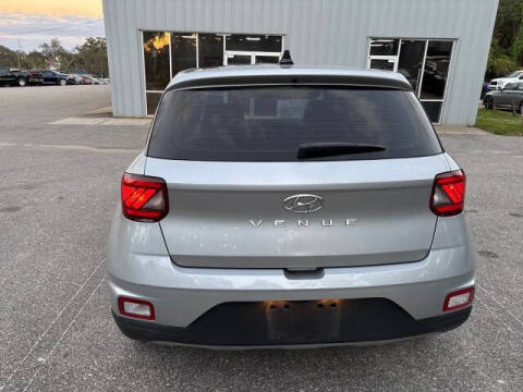 2022 Hyundai Venue SE