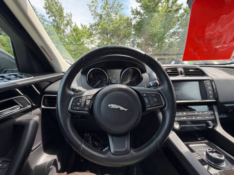 2018 Jaguar F-PACE 25t Premium