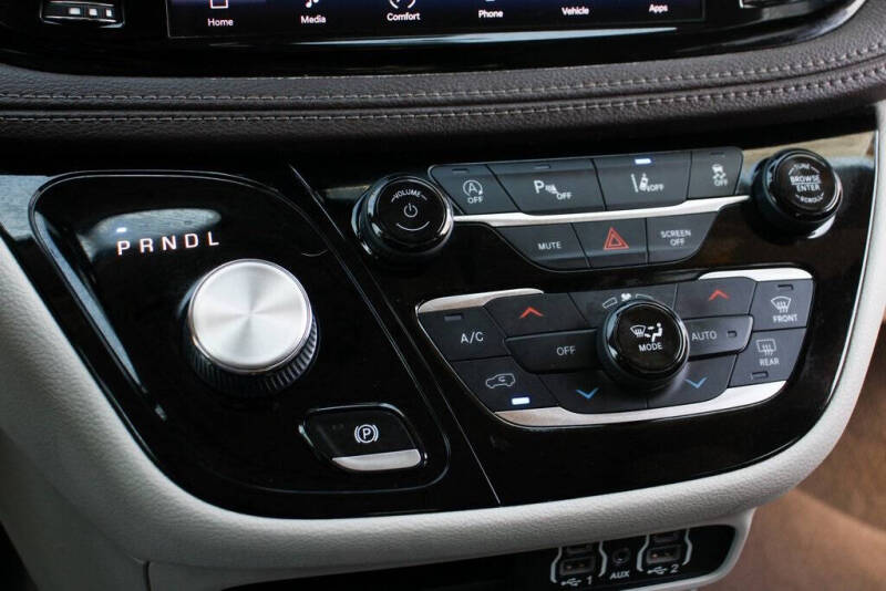 2021 Chrysler Pacifica Touring