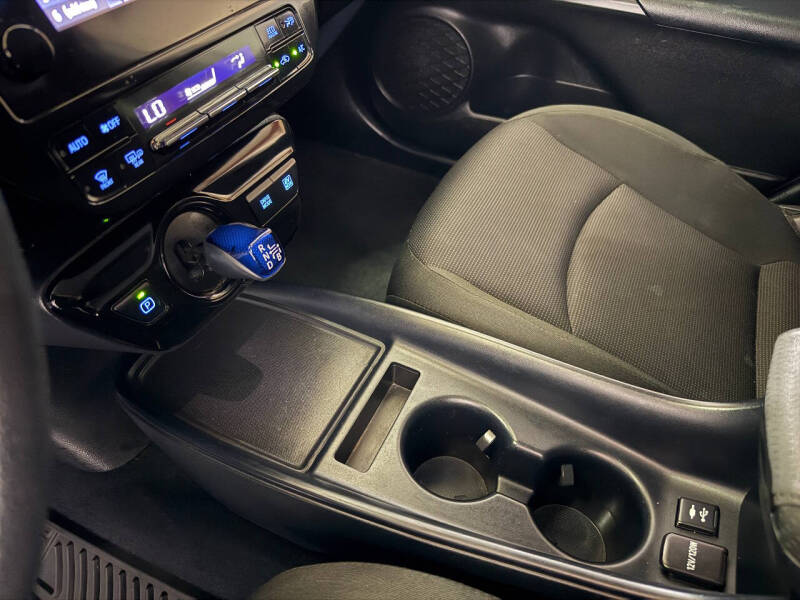 2019 Toyota Prius L Eco