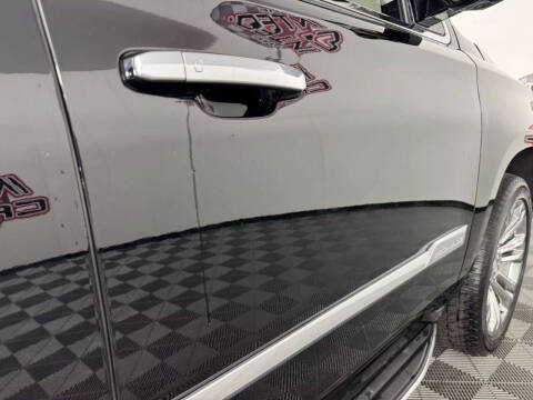 2018 Cadillac Escalade Luxury