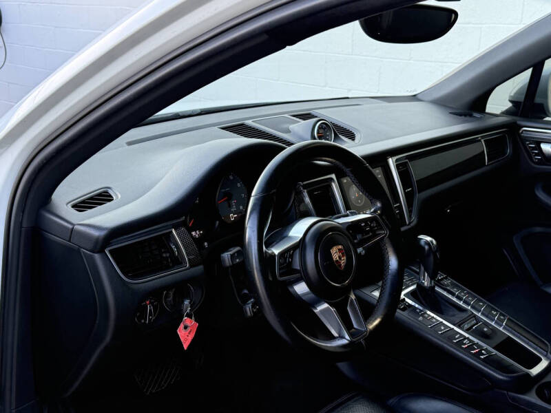 2015 Porsche Macan S