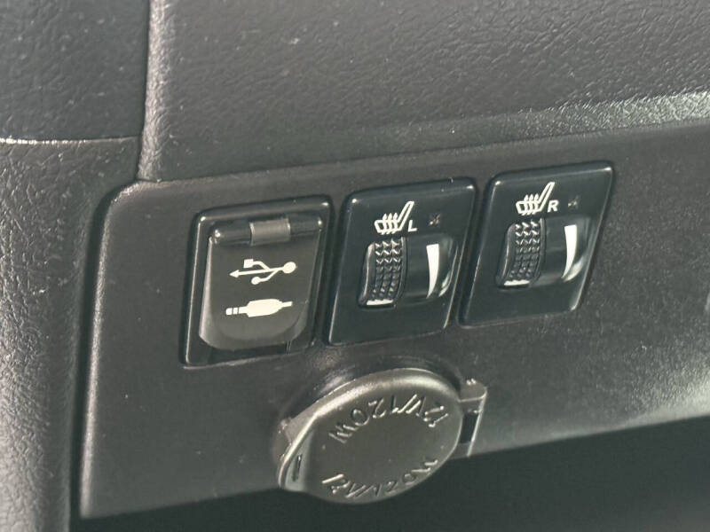 2017 Toyota Sienna SE 8-Passenger