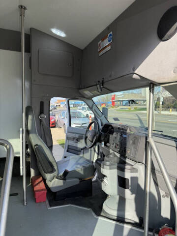 2016 Ford E-Series E-450 SD