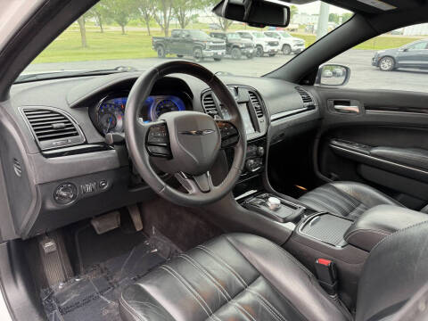 2018 Chrysler 300 S