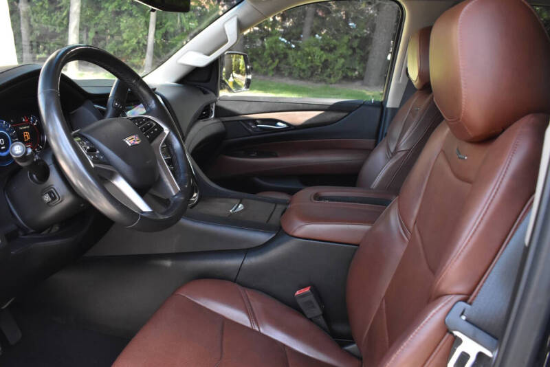 2019 Cadillac Escalade Luxury