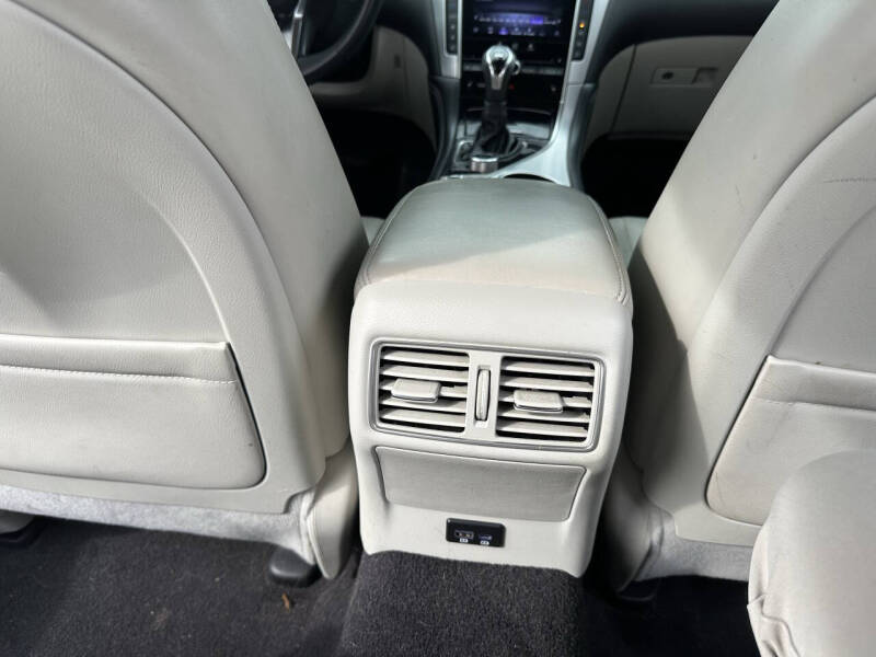 2022 Infiniti Q50 Luxe