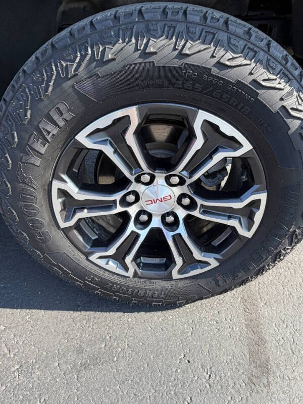 2023 GMC Canyon AT4