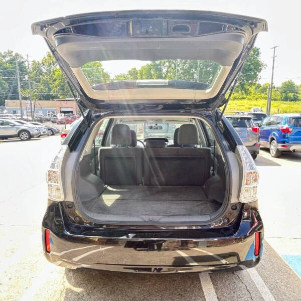 2014 Toyota Prius v Three