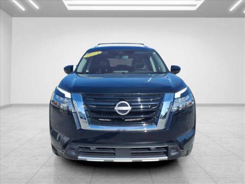 2023 Nissan Pathfinder SL