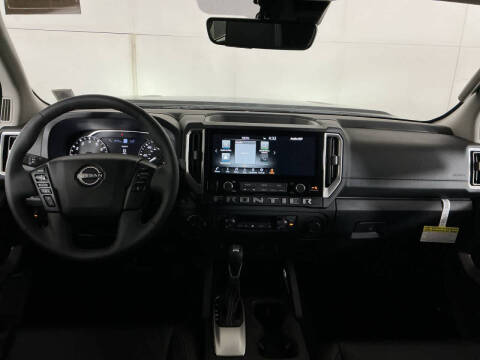 2025 Nissan Frontier SL