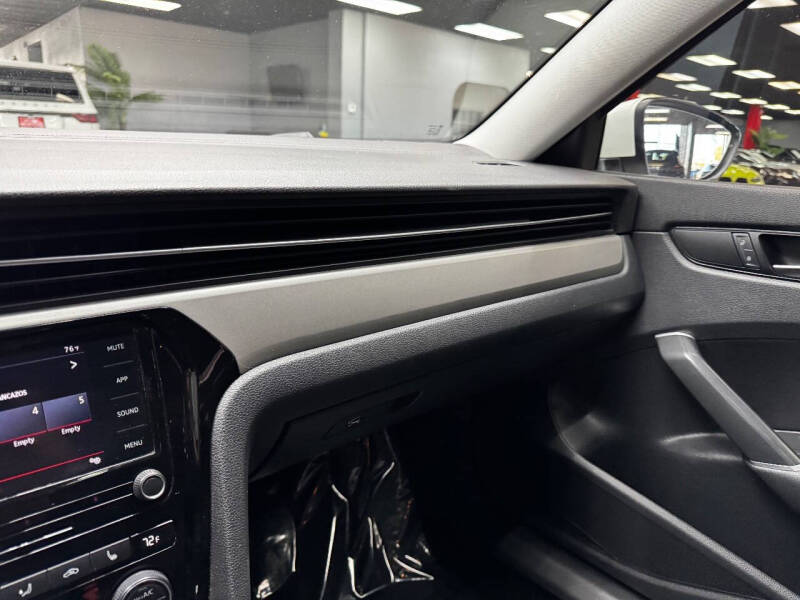 2021 Volkswagen Passat SE