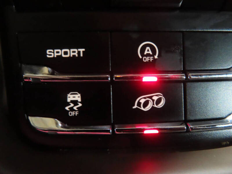 2014 Porsche Cayenne GTS
