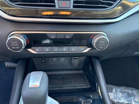 2025 Nissan Altima 2.5 SR