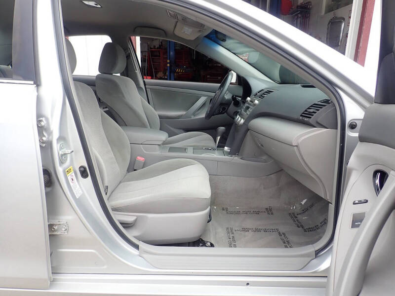 2010 Toyota Camry LE