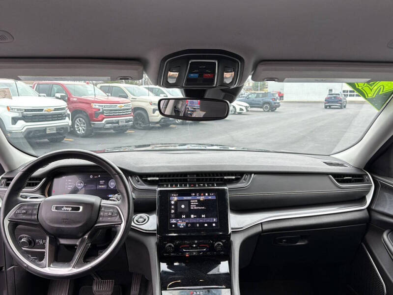 2022 Jeep Grand Cherokee L Laredo