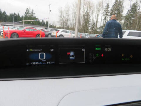 2022 Toyota Prius LE