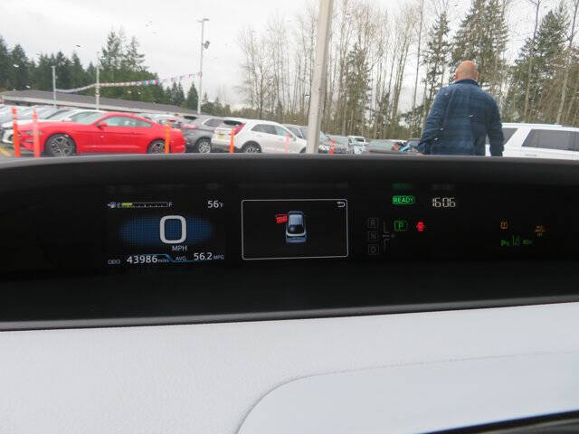 2022 Toyota Prius LE