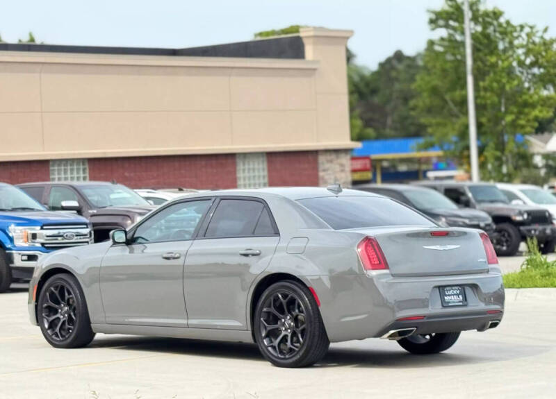 2019 Chrysler 300 S