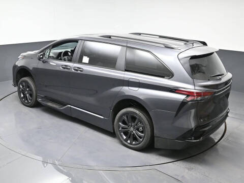 2025 Toyota Sienna XSE 7-Passenger