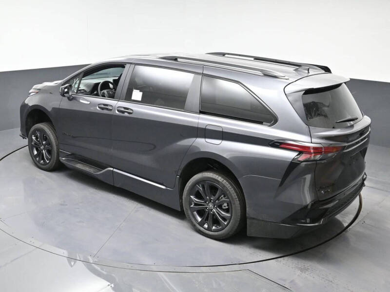 2025 Toyota Sienna XSE 7-Passenger