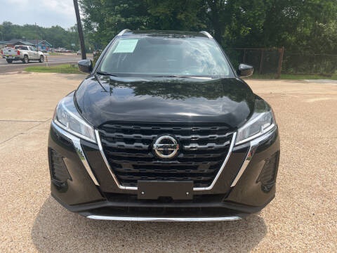 2021 Nissan Kicks for sale at MENDEZ AUTO SALES in Tyler TX